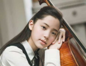 娱乐吃瓜酱刚满十八岁,十八岁青春绽放,揭秘娱乐圈新晋小花